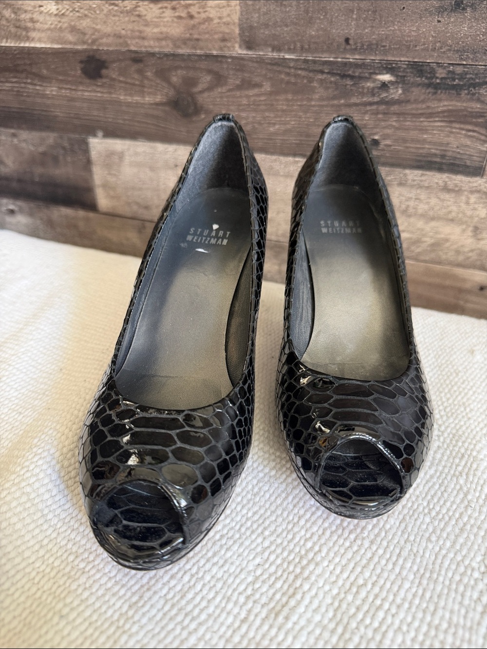 STUART WEITZMAN Black Plainfield Pumps Peep Toe  6 1/2 Snakeskin Leather heel